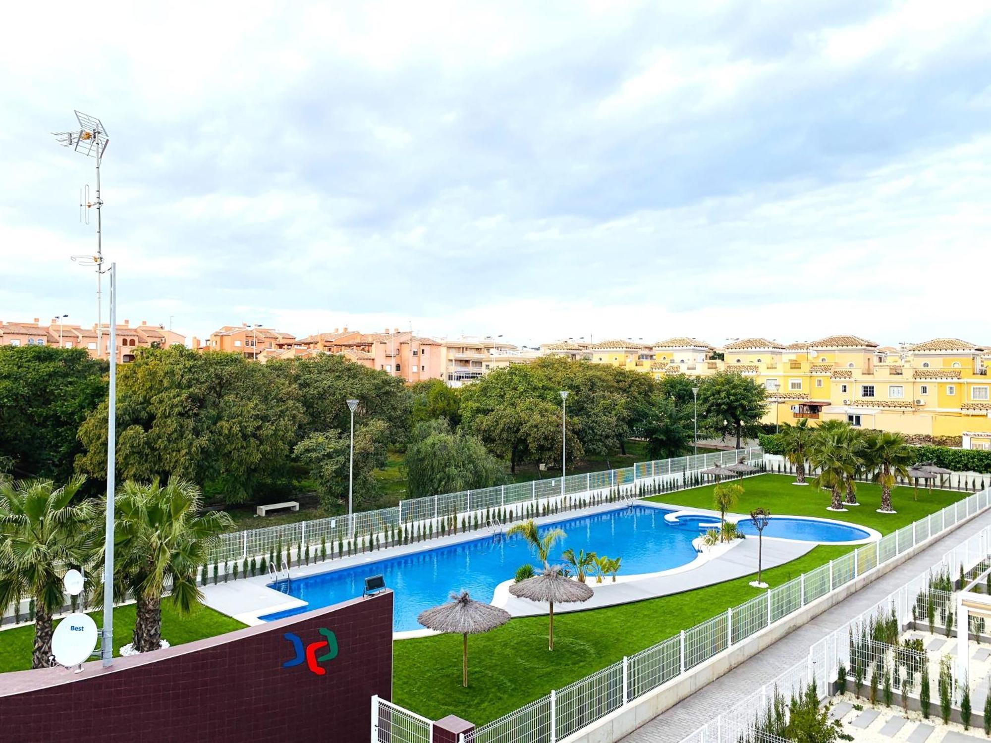 La Isla- Moderno Apartamento cerca del Mar Torrevieja Exterior foto